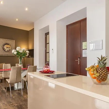 Cozy In With Kitchen Sevilla